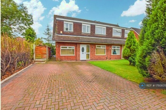 4 Bedroom Semi-Detached House To Rent In Westbury Avenue, Sale, M33