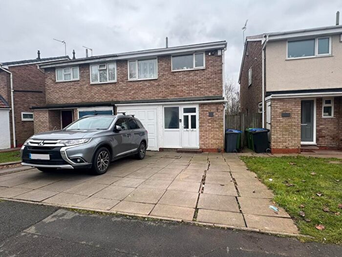 3 Bedroom House To Rent In Devereux Road, West Bromwich, B70