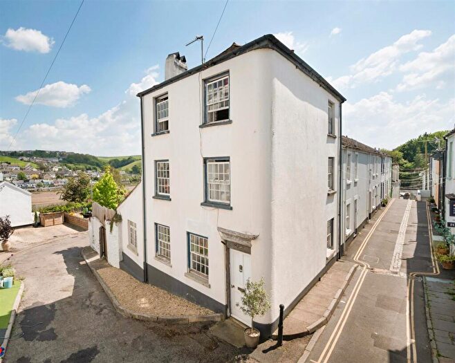5 Bedroom Semi-Detached House For Sale In Bideford, EX39