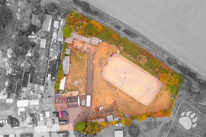 5 Bedroom Chalet For Sale In Browns Avenue, Runwell, SS11