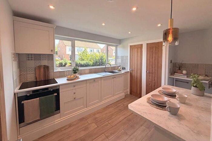 1 Bedroom Maisonette To Rent In West End, Surrey, GU24