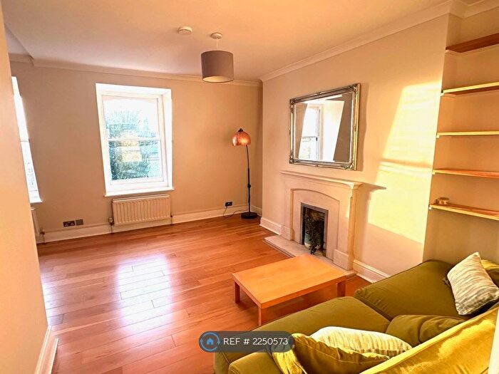 1 Bedroom Flat To Rent In First Avenue, Hove, BN3