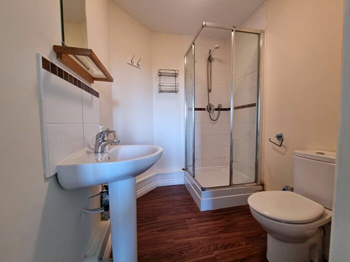 2 Bedroom Flat For Sale In Gladstone Mews, Warrington, WA2
