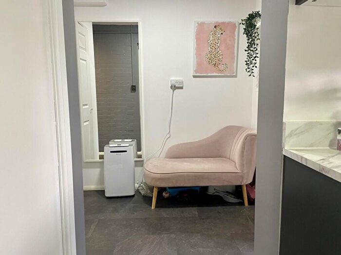 3 Bedroom Terraced House For Sale In Leaves Spring, Stevenage, SG2