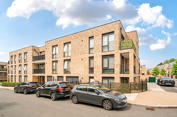 2 Bedroom Apartment For Sale In Dollis Valley Drive, Barnet, EN5