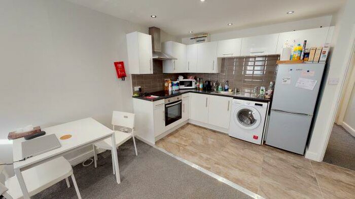 1 Bedroom Flat To Rent In Hartley Avenue, Woodhouse, Leeds, LS6