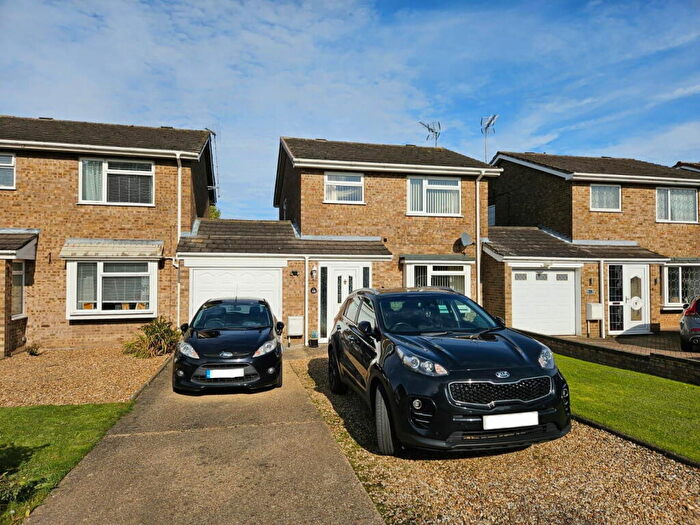 3 Bedroom Link Detached House For Sale In Bush Lane, Wisbech, PE13