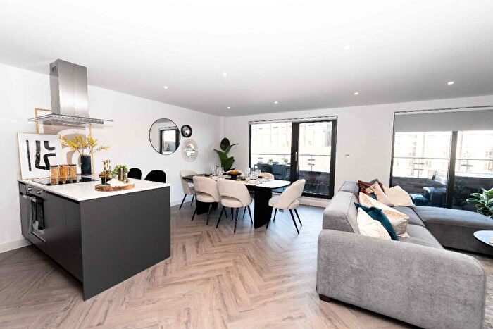 2 Bedroom Apartment To Rent In Duke Street, Liverpool, Merseyside, L1