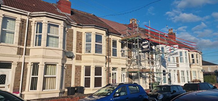 3 Bedroom Terraced House To Rent In Oaklands Road, Mangotsfield, Bristol, BS16