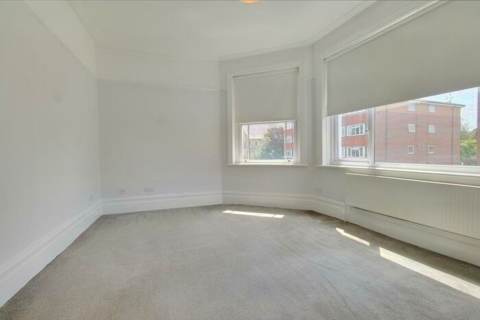 1 Bedroom Flat To Rent In High Street (), Penge., SE20