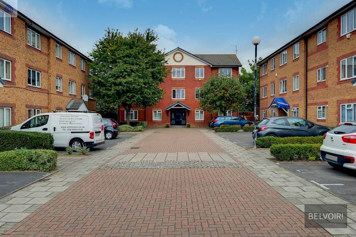 2 Bedroom Flat To Rent In Pullman Place, Eltham, London, SE9