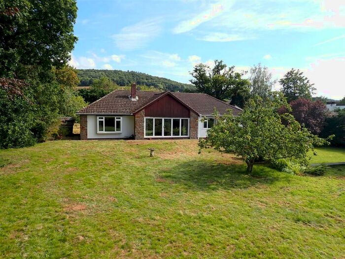 4 Bedroom Detached Bungalow For Sale In Park Avenue, Talgarth, LD3