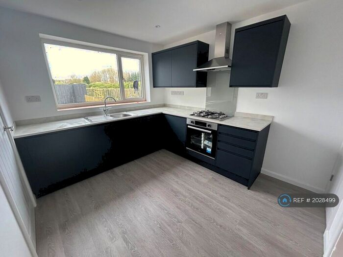 2 Bedroom Terraced House To Rent In Stornaway Square, Hull, HU8