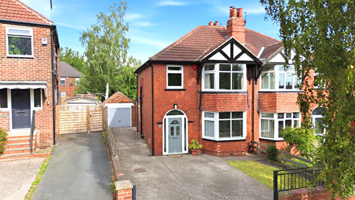 3 Bedroom Semi Detached House For Sale In Becketts Park Crescent, Leeds, LS6