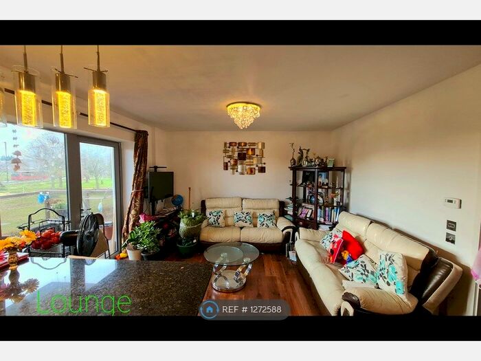 2 Bedroom Flat To Rent In Rectory Park Avenue, Northolt UB5