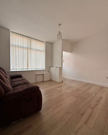 1 Bedroom Terraced House To Rent In Cambridge Street, Oldham, OL9