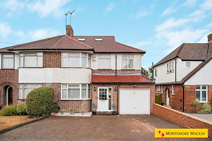 6 Bedroom Semi-Detached House For Sale In Onslow Gardens, London, N21