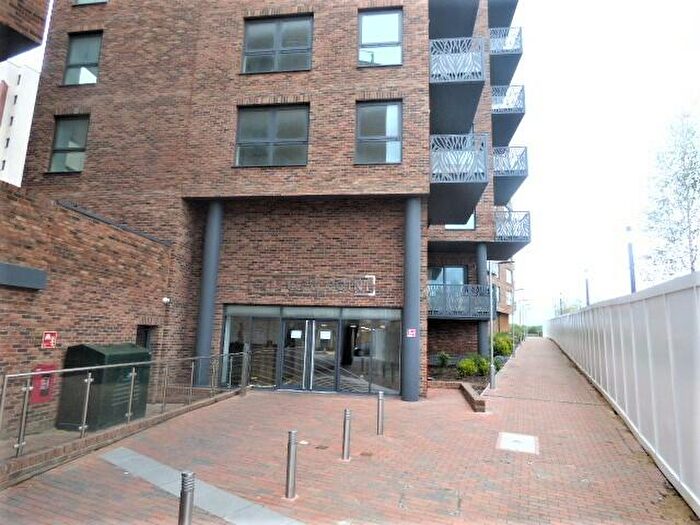 2 Bedroom Flat To Rent In City View Point, Leven Road, London, E14