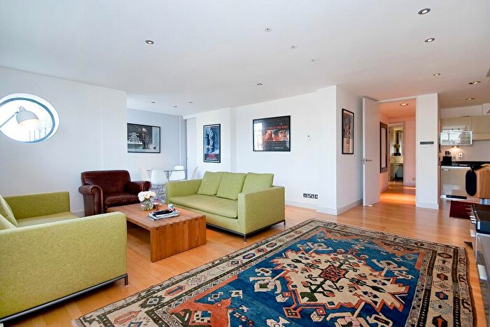 3 Bedroom Apartment To Rent In Saffron Hill, EC1N