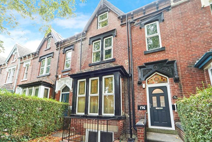 5 Bedroom Terraced House For Sale In Harehills Avenue, Leeds, LS8