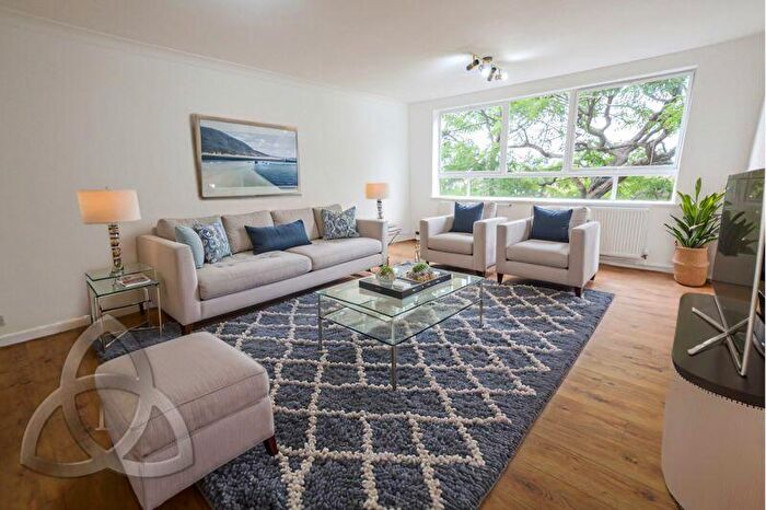 2 Bedroom Apartment To Rent In High Mount, Station Road, NW4