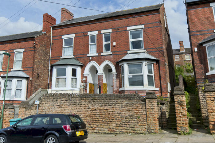 6 Bedroom Semi-Detached House To Rent In Seely Road, Lenton, Nottingham, NG7