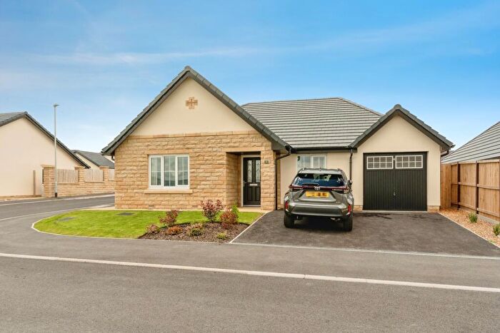 3 Bedroom Bungalow For Sale In Ribblesdale Avenue, Worsthorne, Burnley, Lancashire, BB10