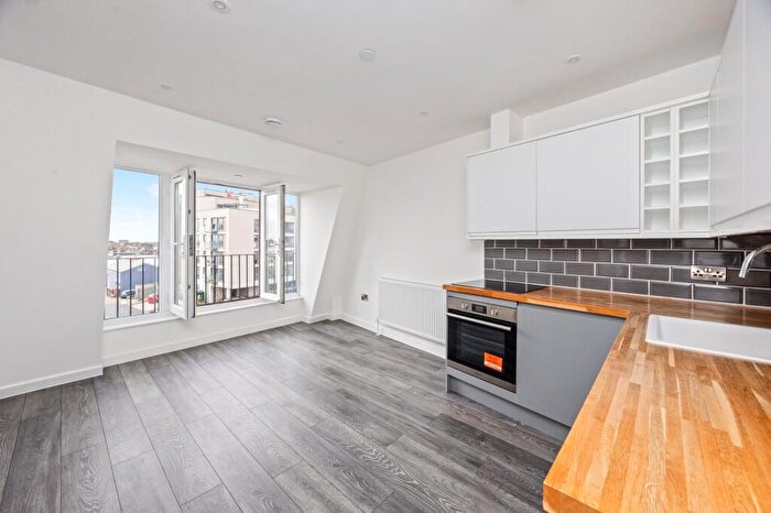 2 Bedroom Flat To Rent In Brighton Road, Shoreham-By-Sea, BN43