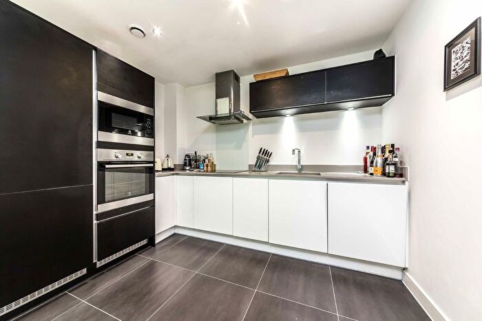 1 Bedroom Flat To Rent In Eltringham Street, Wandsworth, SW18