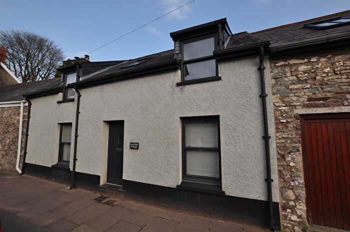 4 Bedroom Property For Sale In Clifton Street, Laugharne, Carmarthen, SA33