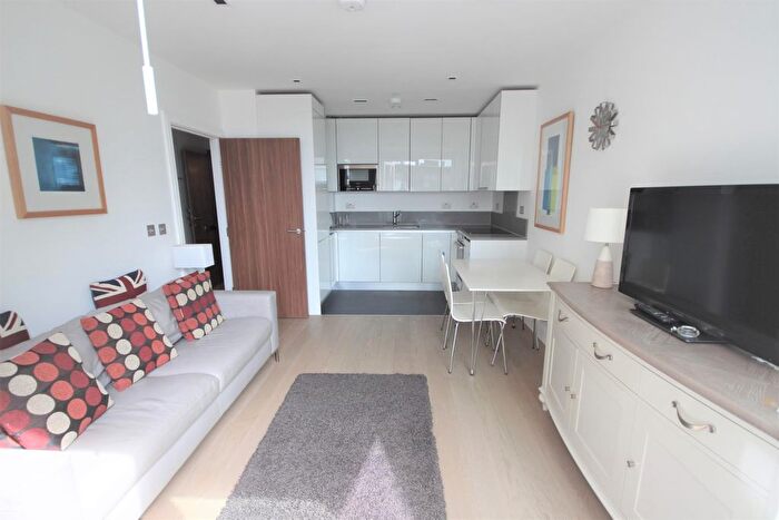 1 Bedroom Flat To Rent In Skyline House, Dickens Yard, Ealing, London, W5