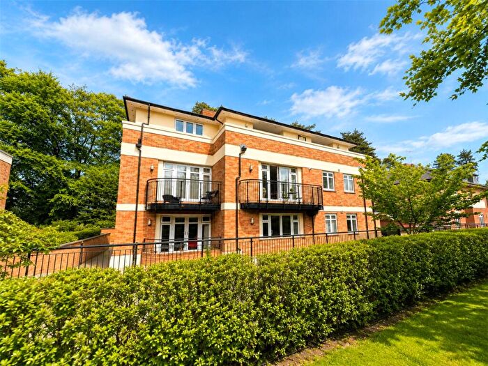 2 Bedroom Apartment To Rent In Fraser Gardens, Winchester, Hampshire, SO22