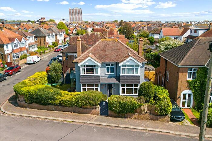 5 Bedroom Detached House For Sale In Victoria Road, Bognor Regis, West Sussex, PO21
