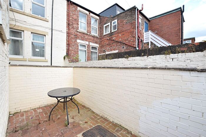3 Bedroom Maisonette To Rent In Brinkburn Avenue, Gateshead, NE8