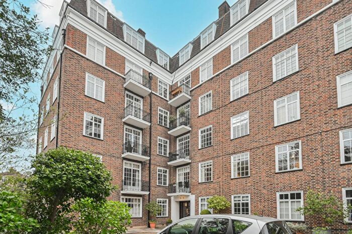1 Bedroom Flat For Sale In Cheyne Walk, Chelsea, London, SW3