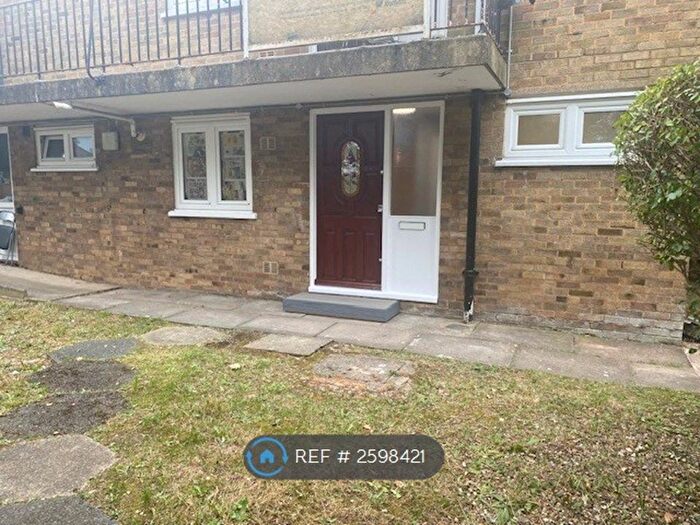 1 Bedroom Flat To Rent In Stag Lane, Edgware, HA8