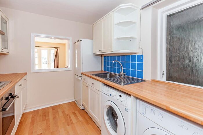 2 Bedroom Apartment To Rent In Heron Place, Oxford, OX2