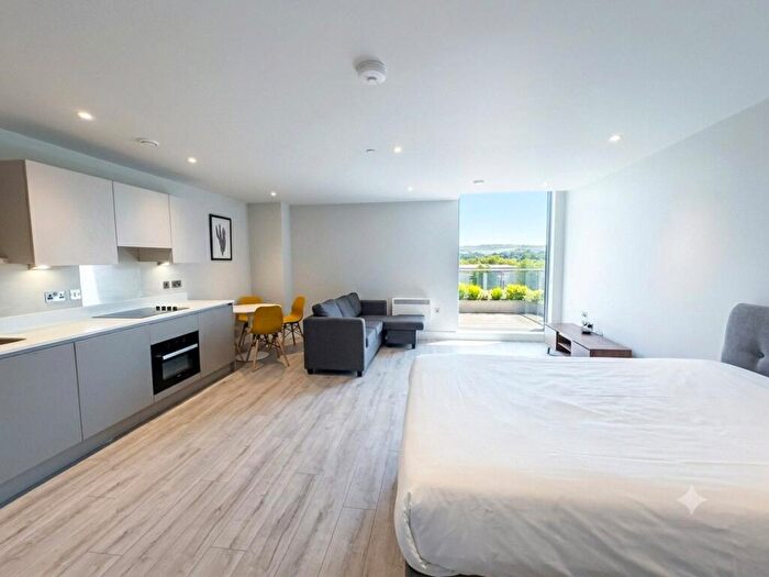 Apartment To Rent In Thames Valley, Wokingham Road, Bracknell, Berkshire, RG42