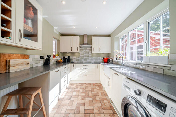3 Bedroom End Of Terrace House For Sale In London Road, Bagshot, Surrey, GU19