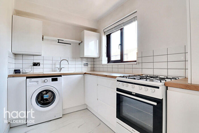 1 Bedroom Flat For Sale In Illustrious Close, Chatham, ME5