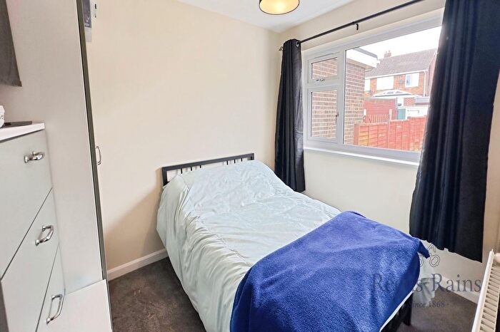 2 Bedroom Bungalow For Sale In Croft Road, Camblesforth, Selby, North Yorkshire, YO8