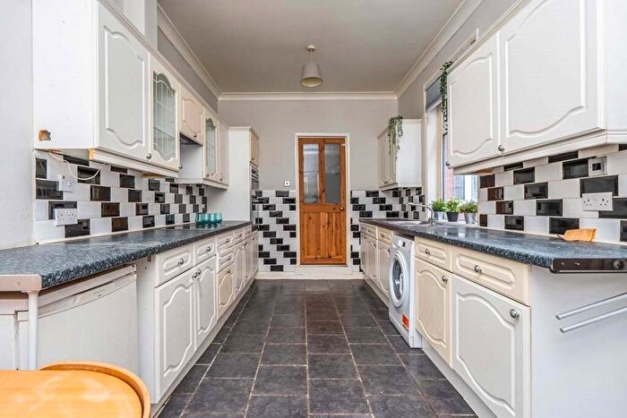 1 Bedroom Flat To Rent In Desborough Road, Eastleigh, Hampshire, SO50