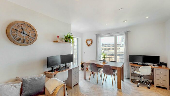 1 Bedroom Flat For Sale In Jacquard Apartments, London, SW18