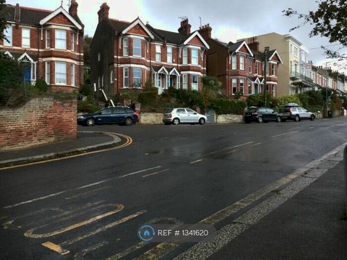 4 Bedroom Semi-Detached House To Rent In Dudley Road, Hastings, TN35