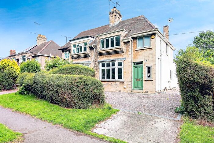 3 Bedroom Semi-Detached House For Sale In Luffenham Road, Ketton, Stamford, PE9