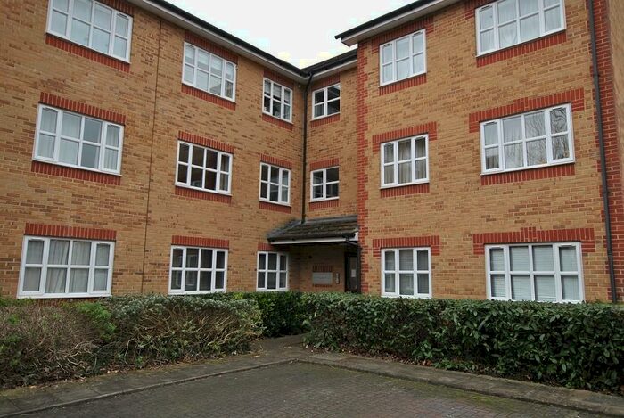 2 Bedroom Apartment To Rent In Whitchurch Court, Elliotts Way, Reading, RG4