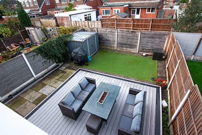 3 Bedroom Semi-Detached House For Sale In Sunnybank Road, Astley, M29