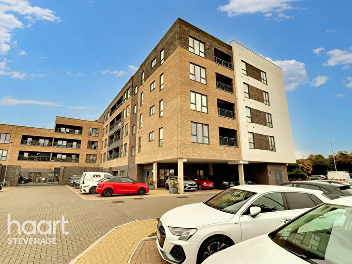 1 Bedroom Apartment For Sale In Stirling Close, Stevenage, SG2