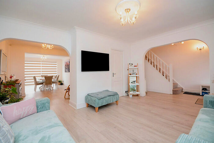 3 Bedroom Terraced House For Sale In Cripsey Avenue, Ongar, CM5