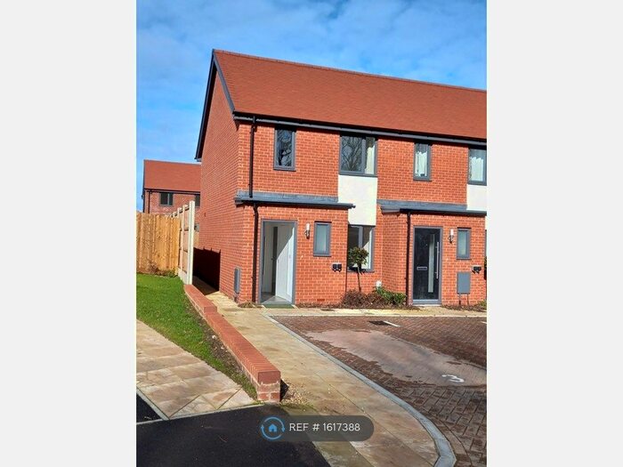 2 Bedroom End Of Terrace House To Rent In Pintail Close, Uckfield, TN22